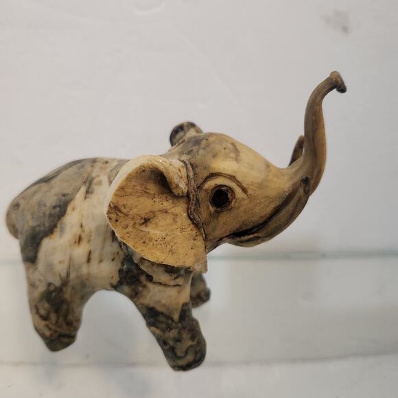 Vintage Handmade Oyster Shell Elephant - Picture 3 of 5
